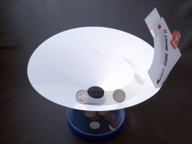 くるくるコイン (大)　募金箱　チャリティ　遊具　イベント　電源不要 入れたくなる募金箱！「くるくるコイン」が話題 電源も維持費も不要