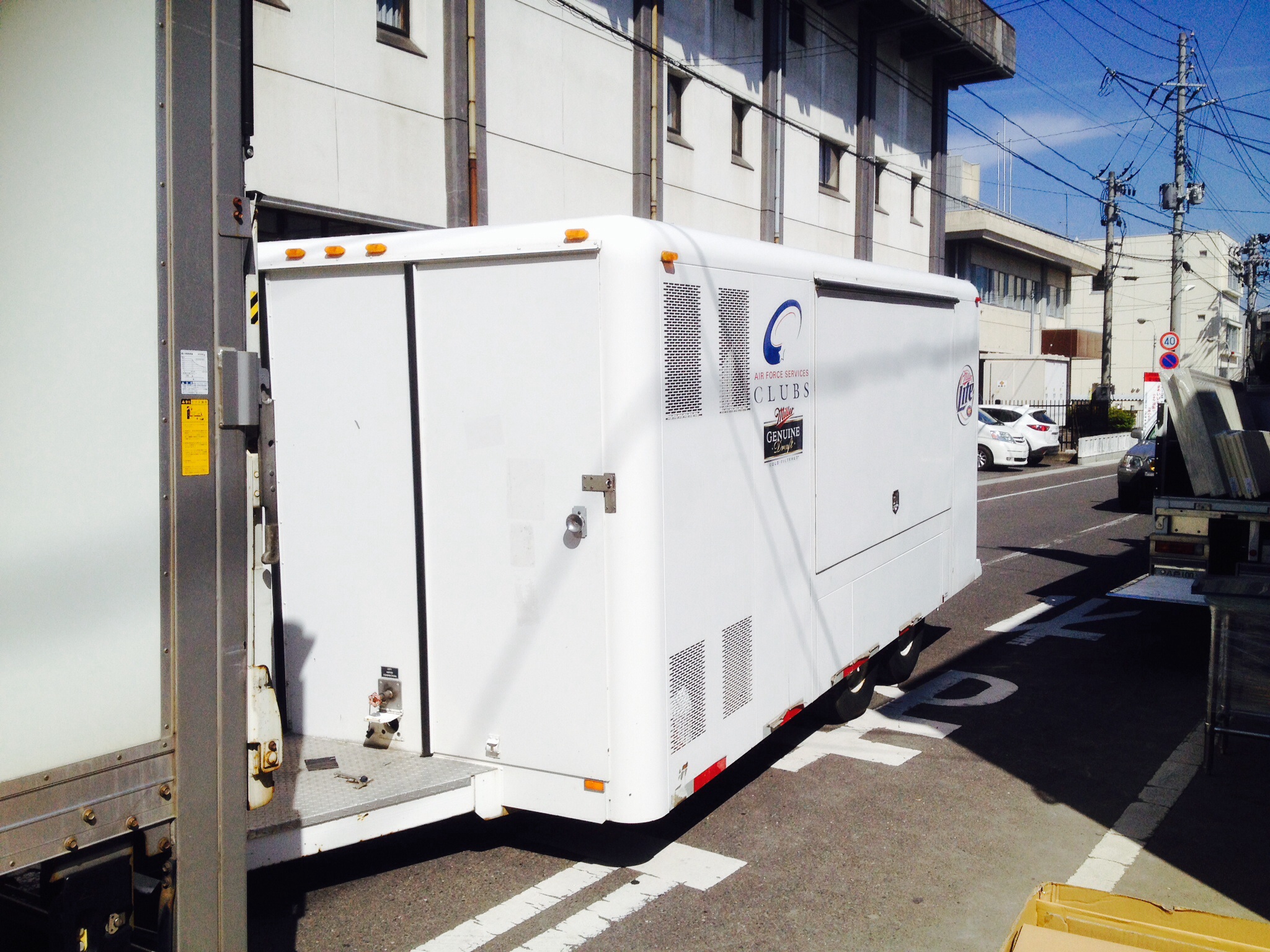 三沢市街パシャ写真『ビールを注ぐ為に産まれた車！】