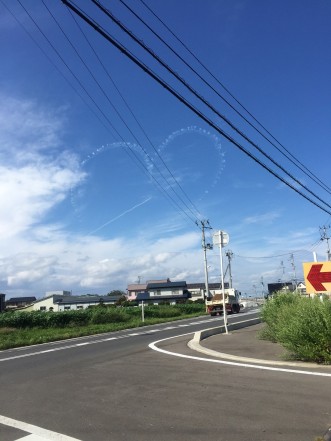 三沢市街パシャ写真『青空にでっかいハート?】