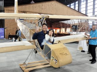 『グライダーの操縦を体験】